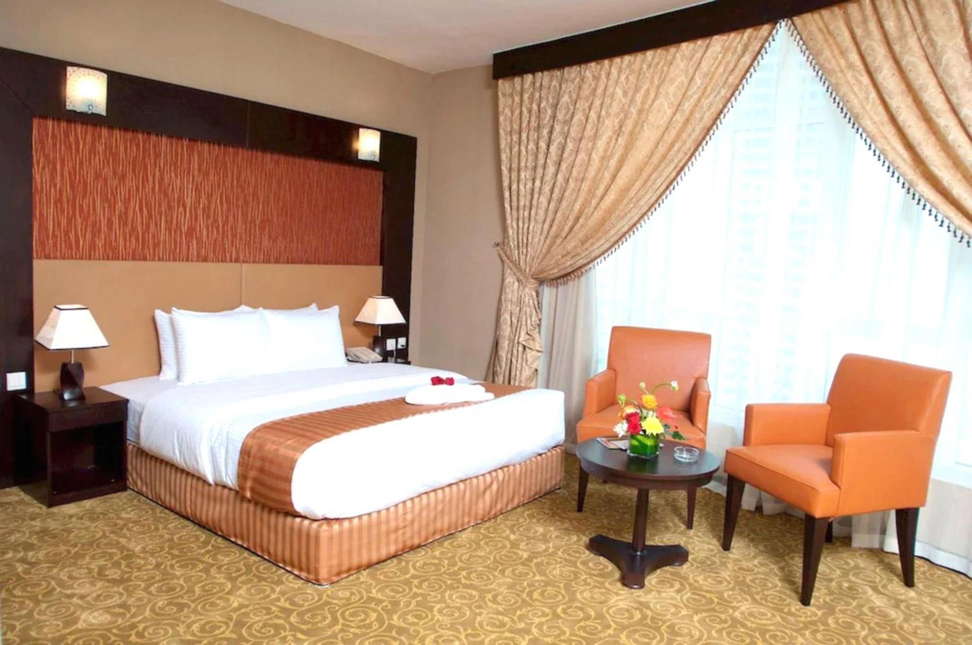 Aryana Hotel Шарджа Екстериор снимка